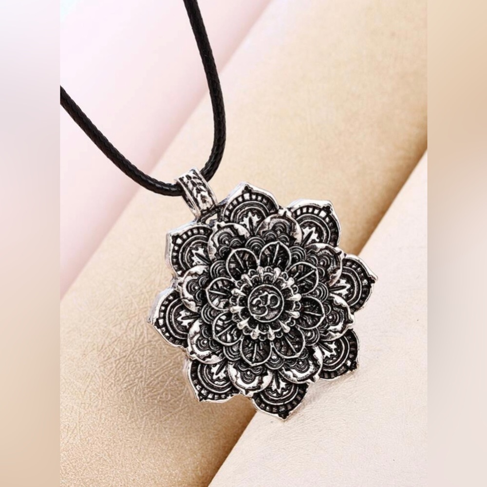 NEW Mandala Shaped Necklace